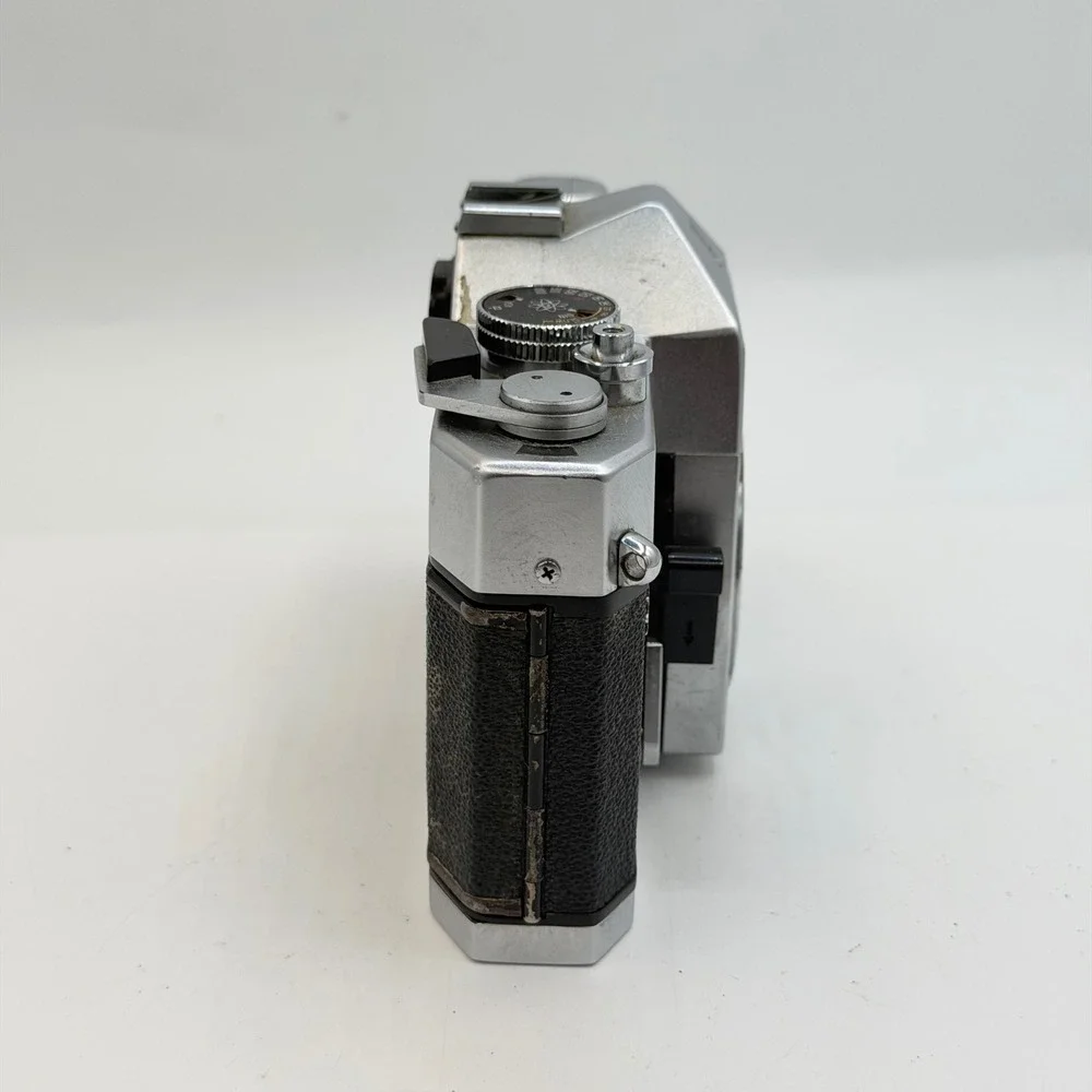 Yashica TL Electro X 35mm Film SLR Camera Body Silver Vintage Japan FOR PARTS